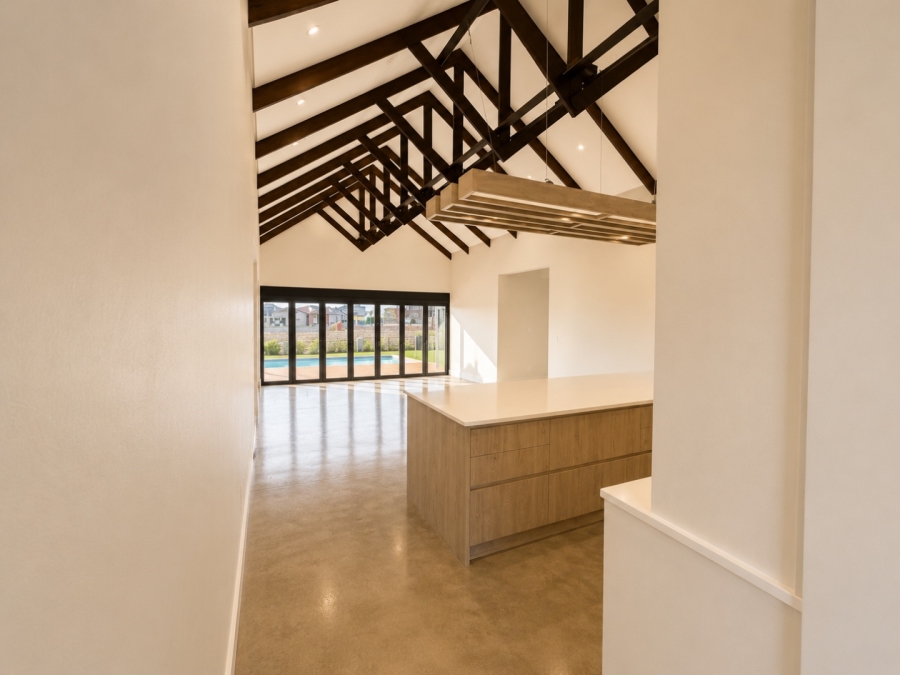 5 Bedroom Property for Sale in Woodland Hills Bergendal Free State